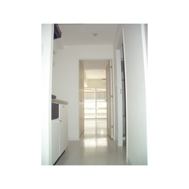 ユニテ・プラスツーの玄関