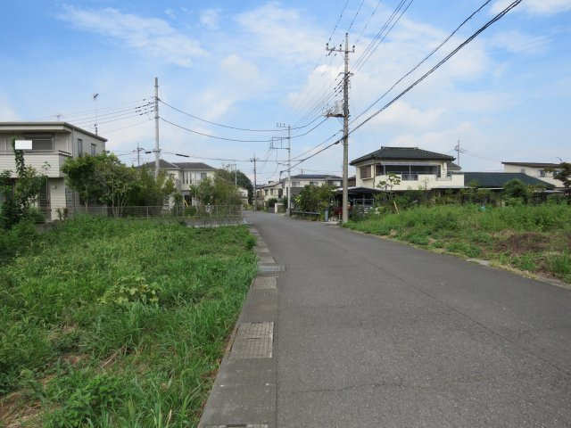 坂戸市北大塚売地の前面道路含む現地写真