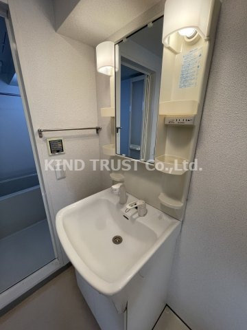 コンフォール南森町の洗面所|コンパクトで使いやすい洗面所