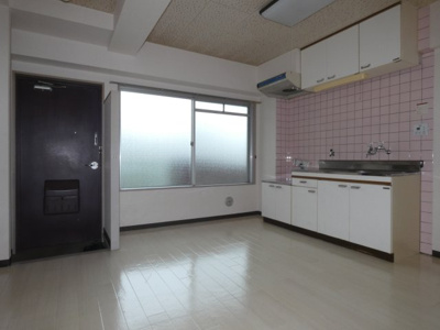 【居間・リビング】 | マンション中野 | 2面採光で明るいダイニング。