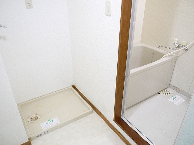 サンヴェール一条の洗面所|脱衣スペースもあります