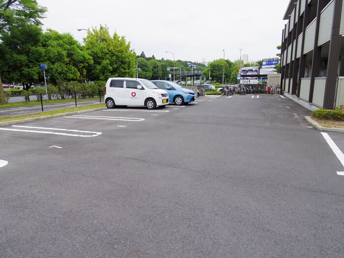 D-Room AKIの駐車場