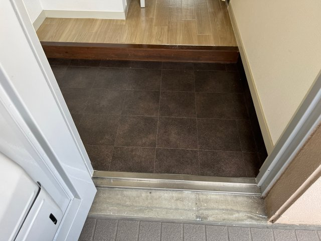 土山中村コーポⅠの玄関