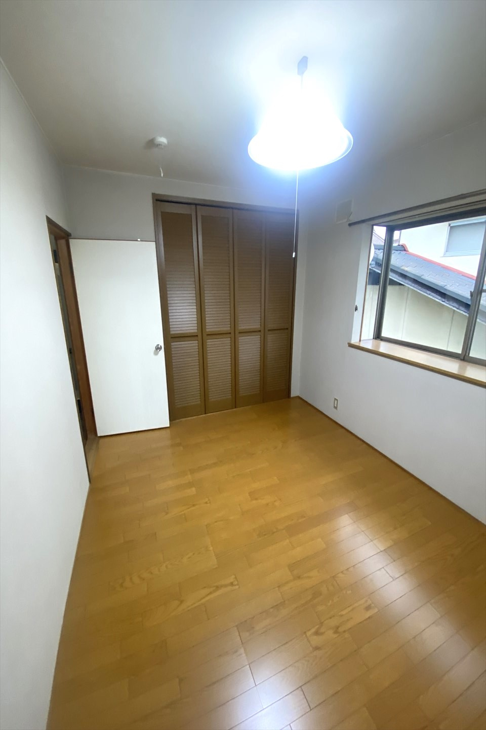 山城コーポＡ号棟の洋室