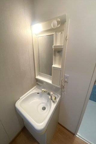 山城コーポＡ号棟の洗面所