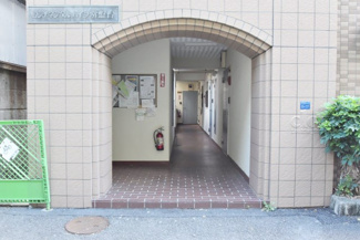 【エントランス】 | お客様を、そして住人を出迎えてくれるマンションのエントランス。