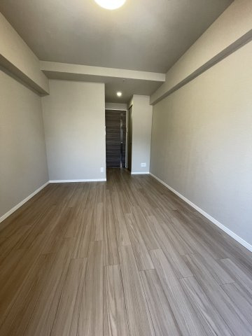 ファーストフィオーレ東梅田の内装|明るい室内です