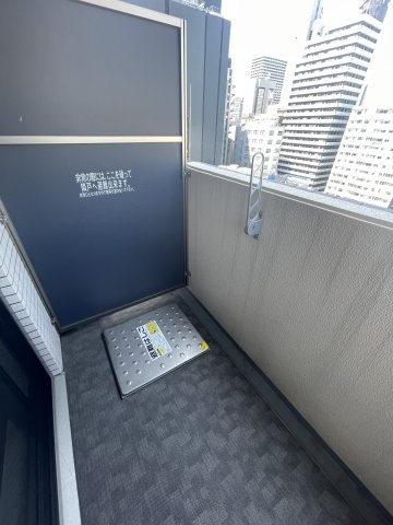 ファーストフィオーレ東梅田のバルコニー|バルコニーからの眺めを楽しみながら食事をしませんか