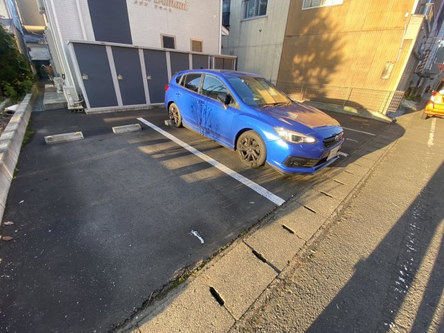 メゾン・ドマーニの駐車場