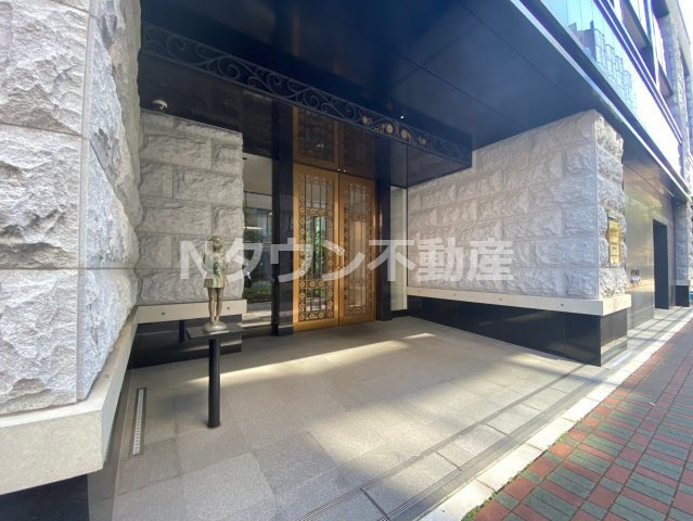 【エントランス】 | セイワパレス丸の内駅前 | 落ち着いたエントランスです