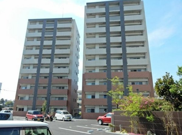 宮崎ミッドタウンツインタワーマハロの外観