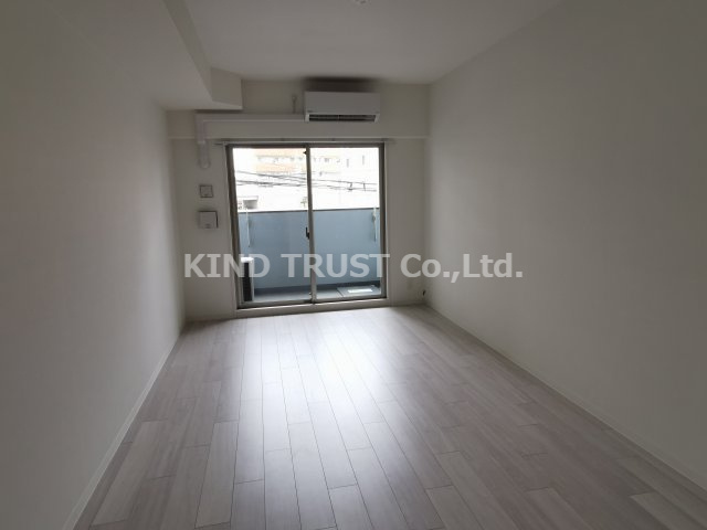 セオリー天神橋アベニールの居間・リビング|こちらのリビングで趣味の時間をお楽しみください