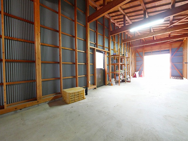 大安寺借地貸倉庫のロビー