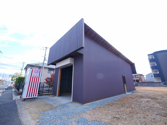 大安寺借地貸倉庫の外観|物件の外観です