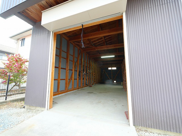 大安寺借地貸倉庫のエントランス