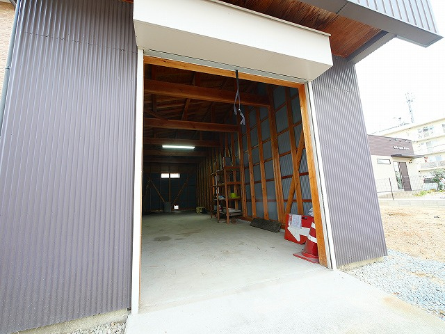 大安寺借地貸倉庫のエントランス