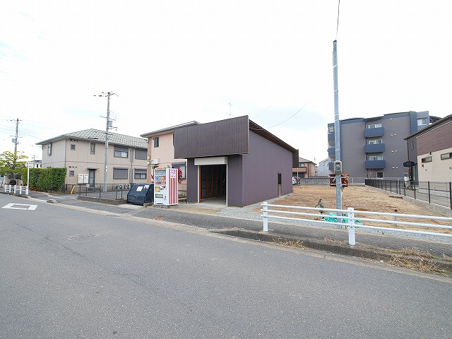 大安寺借地貸倉庫の外観