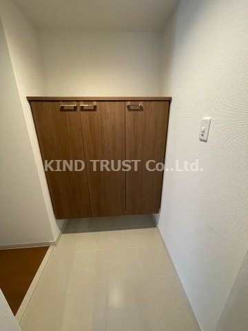 レジュールアッシュ梅田アクシアの玄関