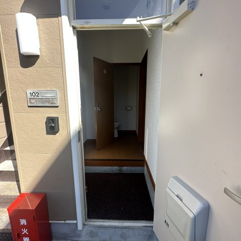 コーポあいの玄関