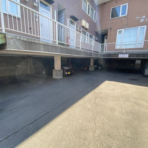 コーポあいの駐車場