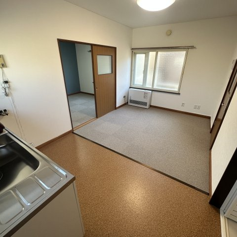 コーポあいの居間・リビング