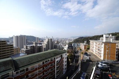 【展望】 | 【上質リノベ】牛田コーポラスD棟 | 【四季を感じる】
四季の移ろい・爽やかな青空や風を感じられ
自然を愉しめるパノラマビュー。
毎日の暮らしに余裕を感じさせてくれる、
遮る物の無い開放的な眺望を是非、ご堪能ください。