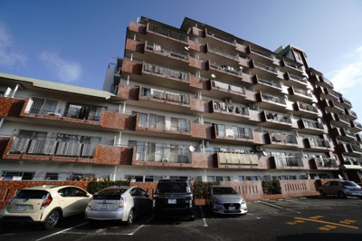 【外観】 | 【上質リノベ】牛田コーポラスD棟 | 【資料には掲載していない情報】
物件の陽当りや通風・仕様設備やお部屋の大きさの比較、
近隣・周辺環境や街並みなど、資料には掲載していない情報が
現地にはたくさんあります。是非ご確認ください。