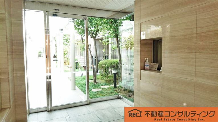 岡本シティハウスのエントランス