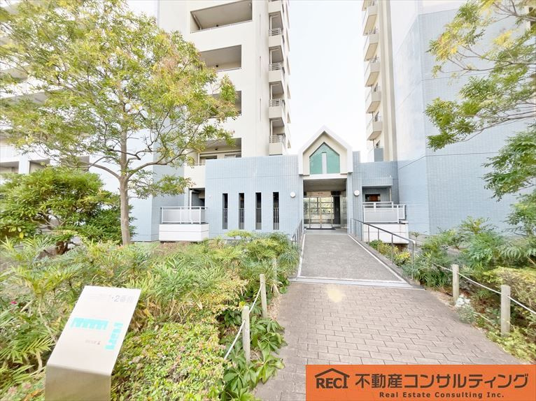 RICイーストコート10番街1番館の外観