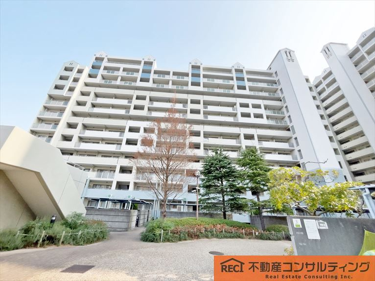 RICイーストコート10番街1番館の駐車場