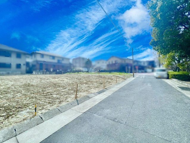 名東区よもぎ台一丁目土地の前面道路含む現地写真|敷地南側の陽当たり　陽当たり良好なお庭を作ることができます！