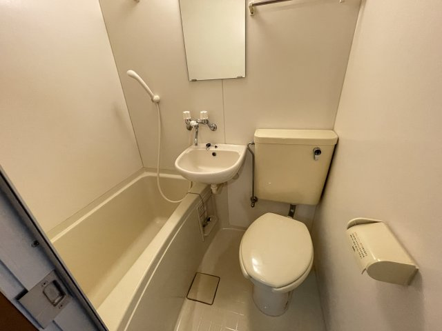 西宮市鳴尾町１丁目の賃貸マンションの浴室