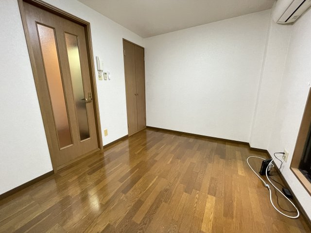 西宮市鳴尾町１丁目の賃貸マンションの洋室