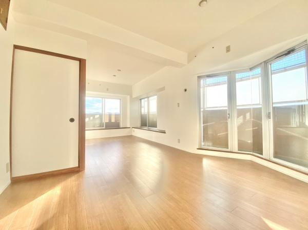 シャルマンフジ岩出の居間・リビング|【リビング】
開放的なリビングが魅力です♪