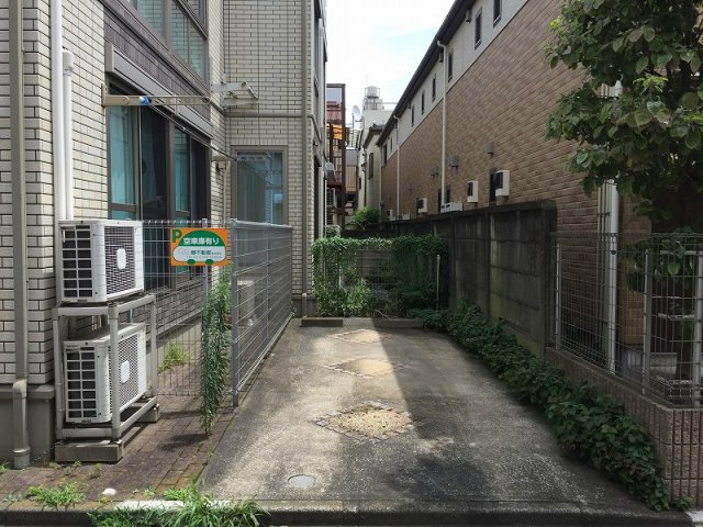 ブランフィルズ駐車場