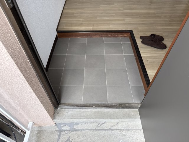 下手野ＮＳハイツの玄関