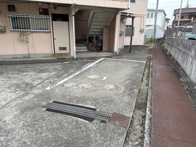 下手野ＮＳハイツの駐車場