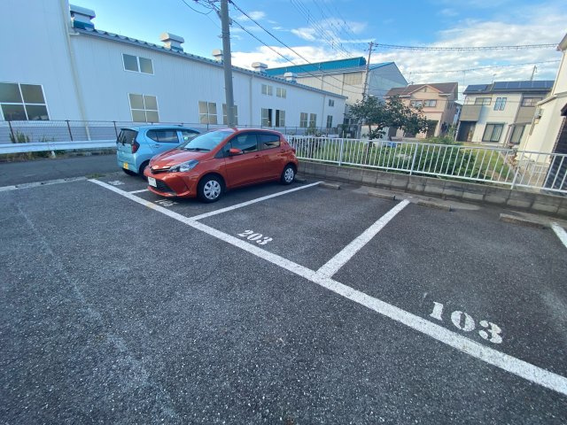 フレグランス白浜の駐車場