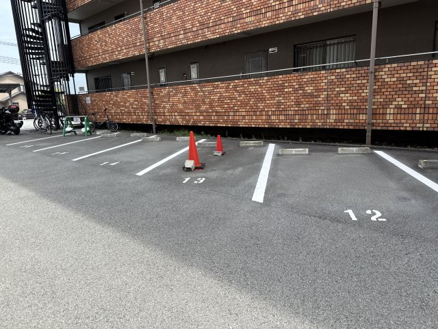 インタービレッジ楠町の駐車場