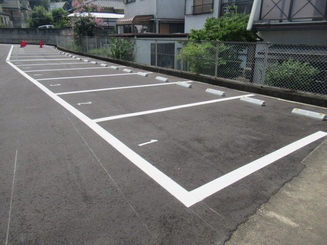 インタービレッジ梅ケ谷の駐車場