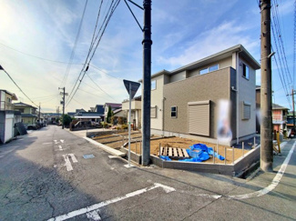 【前面道路含む現地写真】