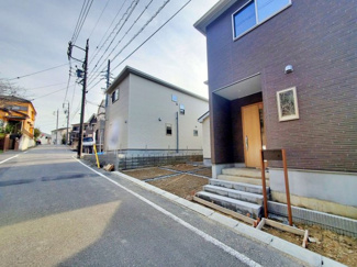 【前面道路含む現地写真】