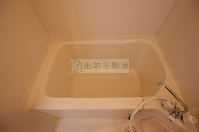 新宿区西落合１丁目の賃貸マンションの浴室