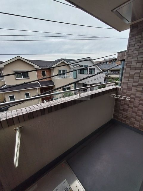 新宿区西落合１丁目の賃貸マンションのバルコニー