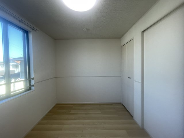 Ｅｎｓｏｌｅｉｌｌｅの居間・リビング