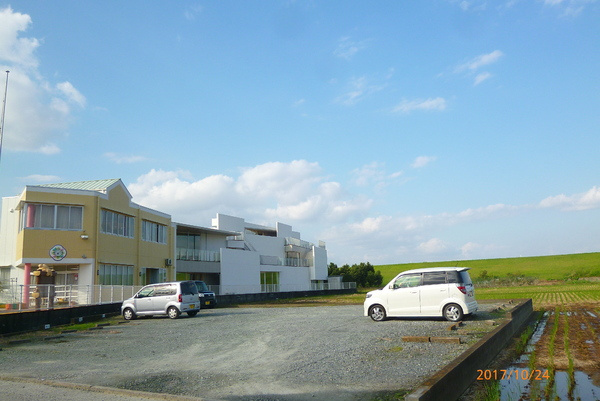 サンシャインコート東合川【キャッシュバック対象物件】の駐車場|駐車スペースもあります