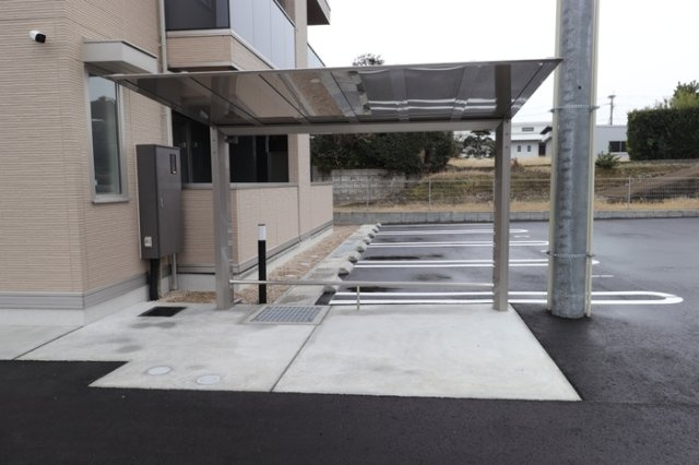 アルカンジュ東合川の駐車場