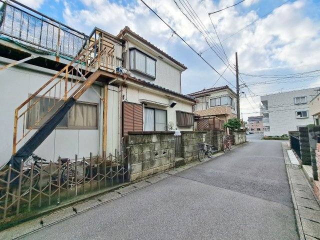 越谷市宮本町3丁目売地の前面道路含む現地写真