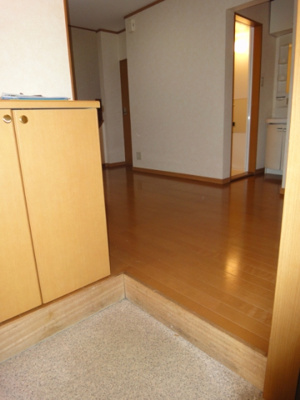 【玄関】 | メゾンドアオイ