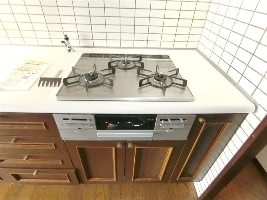 ライオンズマンション諏訪野のキッチン|コンパクトなキッチンで掃除もラクラク